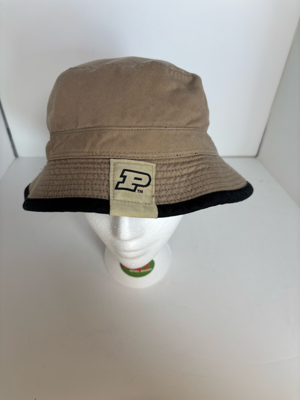 Nike Purdue University Bucket Hat
Tan & black reversible